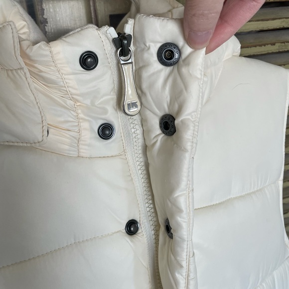 BURTON fur hooded puffer vest - Picture 5 of 7